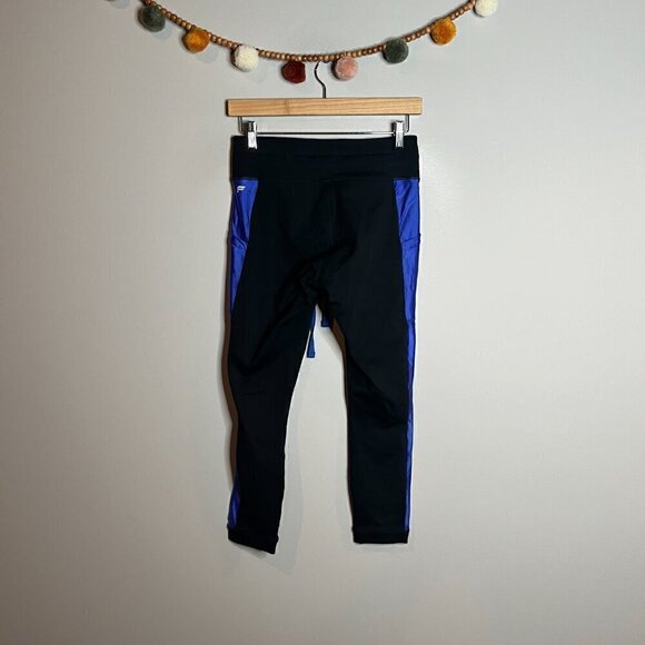 Fabletics Powerhold black and blue athletic crops - Picture 4 of 5
